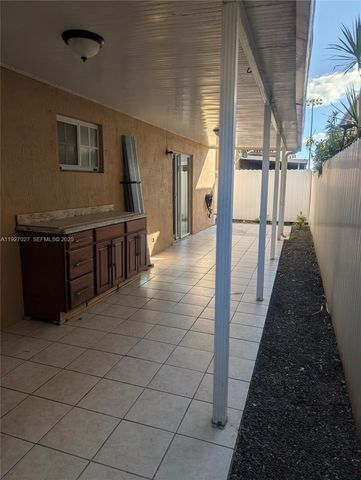 2485 W 76th St Apt 109, Hialeah, FL 33016