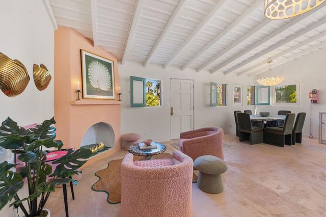 231 W El Camino Way, Palm Springs, CA 92264