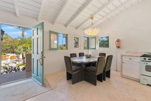 231 W El Camino Way, Palm Springs, CA 92264