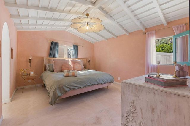 231 W El Camino Way, Palm Springs, CA 92264