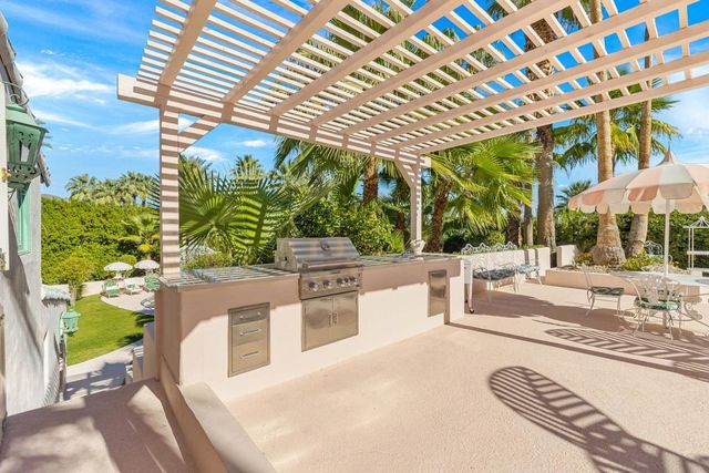 231 W El Camino Way, Palm Springs, CA 92264