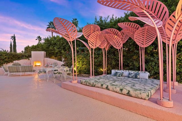 231 W El Camino Way, Palm Springs, CA 92264