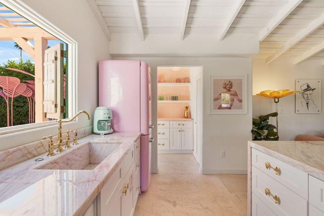 231 W El Camino Way, Palm Springs, CA 92264