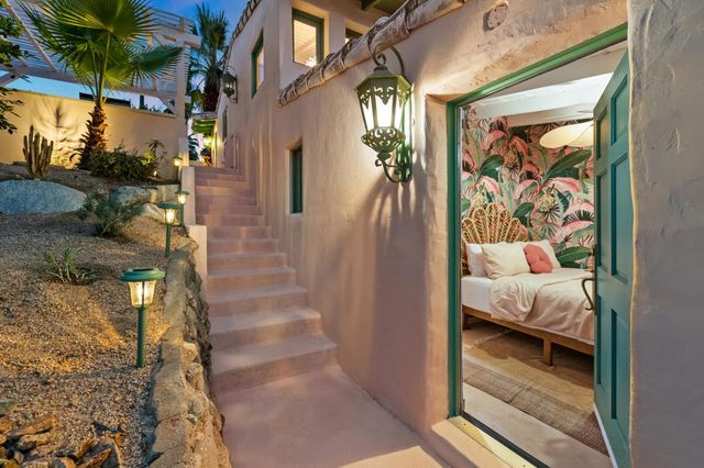 231 W El Camino Way, Palm Springs, CA 92264