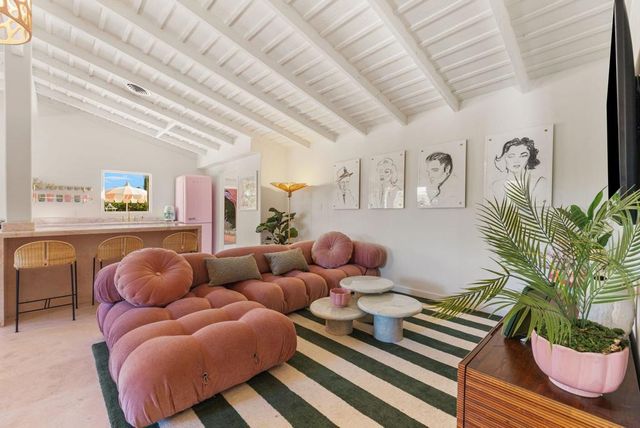 231 W El Camino Way, Palm Springs, CA 92264