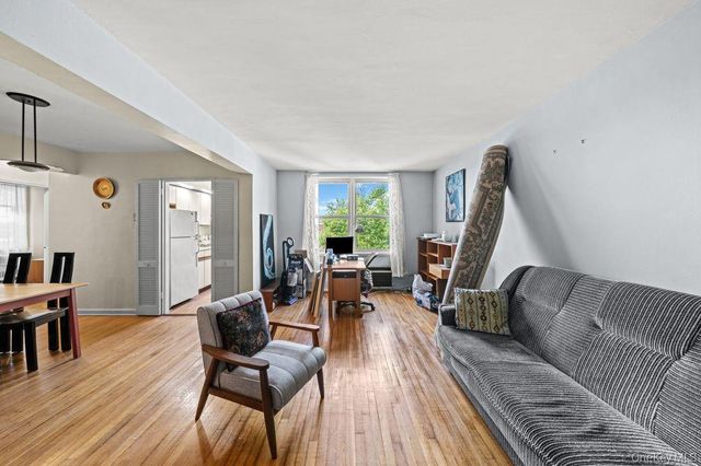 31-85 Crescent Street 608, Astoria, NY 11106