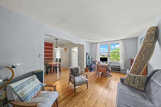 31-85 Crescent Street 608, Astoria, NY 11106