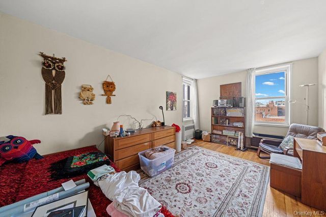 31-85 Crescent Street 608, Astoria, NY 11106