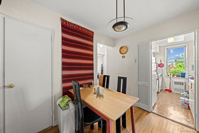 31-85 Crescent Street 608, Astoria, NY 11106