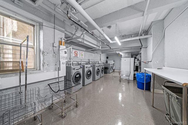 31-85 Crescent Street 608, Astoria, NY 11106