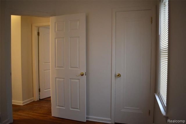 25916 Mcdonald Street, Dearborn Heights, MI 48125