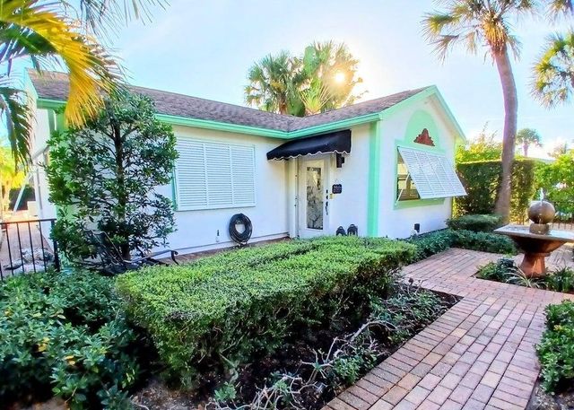 205 18th Avenue N, Lake Worth Beach, FL 33460