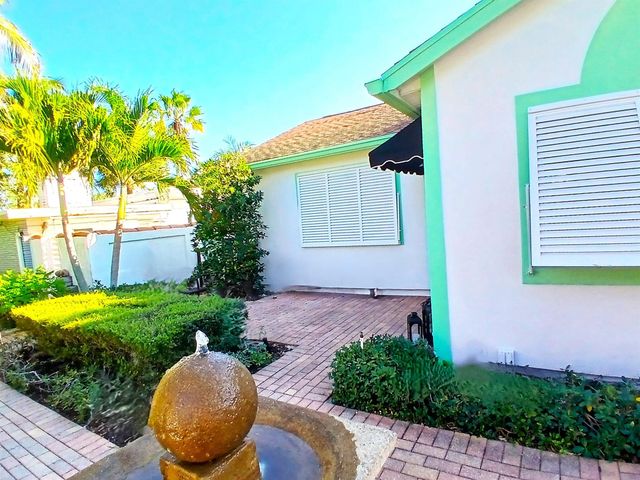 205 18th Avenue N, Lake Worth Beach, FL 33460