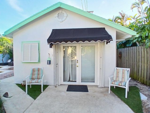 205 18th Avenue N, Lake Worth Beach, FL 33460