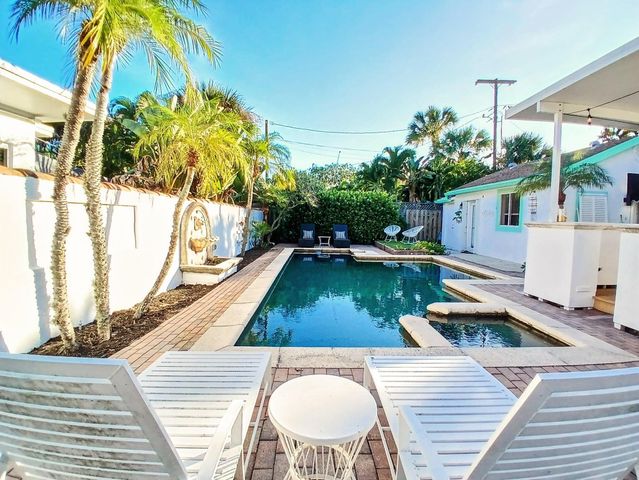 205 18th Avenue N, Lake Worth Beach, FL 33460