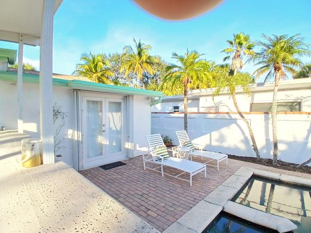 205 18th Avenue N, Lake Worth Beach, FL 33460