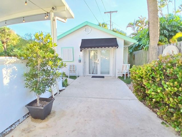 205 18th Avenue N, Lake Worth Beach, FL 33460