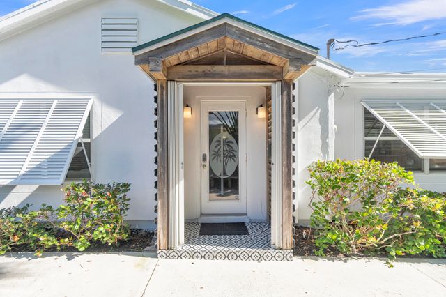 205 18th Avenue N, Lake Worth, FL 33460