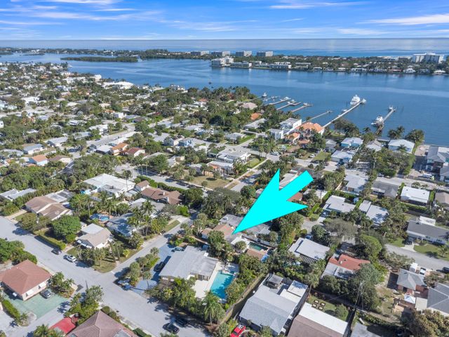 205 18th Avenue N, Lake Worth, FL 33460