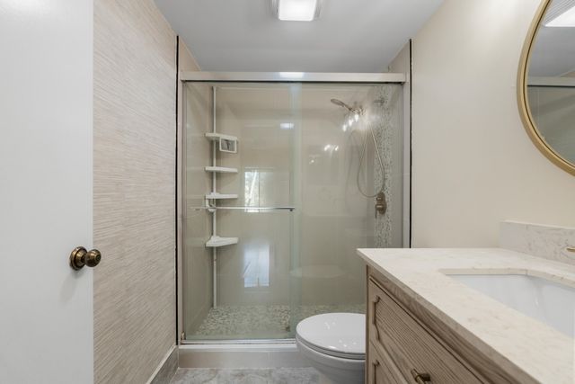 706 Sunny Pine Way E2, Greenacres, FL 33415