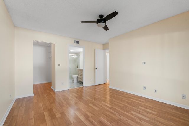 706 Sunny Pine Way E2, Greenacres, FL 33415