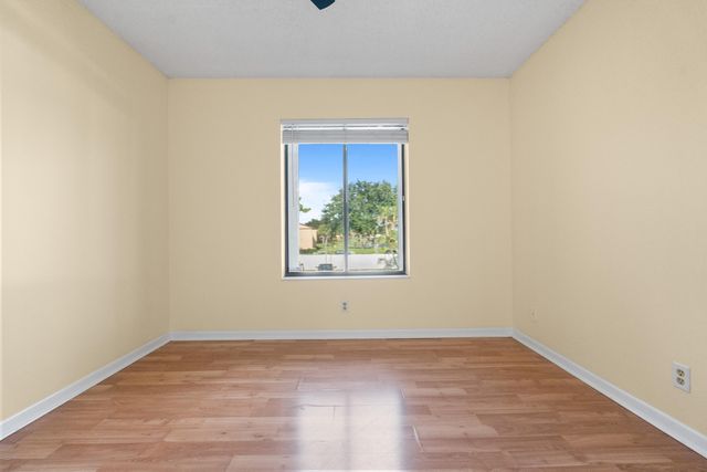 706 Sunny Pine Way E2, Greenacres, FL 33415