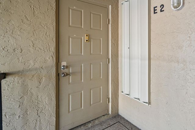 706 Sunny Pine Way E2, Greenacres, FL 33415