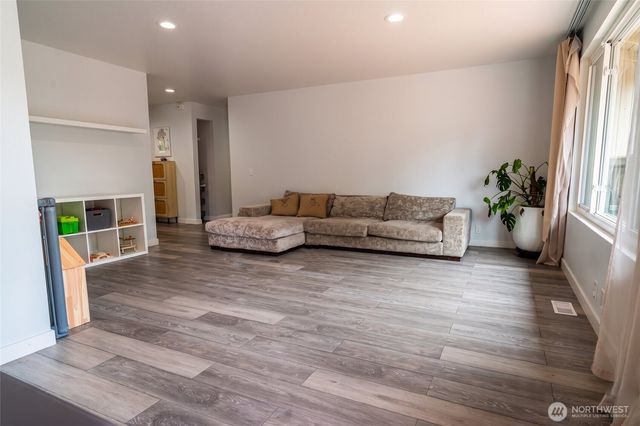 27830 121st Place SE, Kent, WA 98030