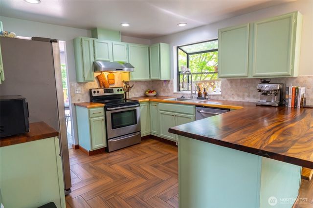 27830 121st Place SE, Kent, WA 98030