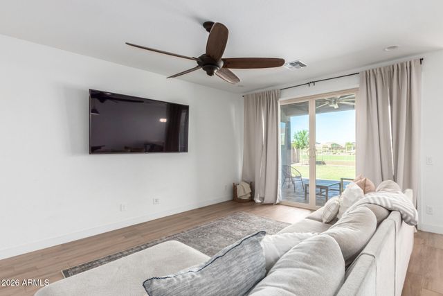 638 W LOWELL Drive, San Tan Valley, AZ 85140