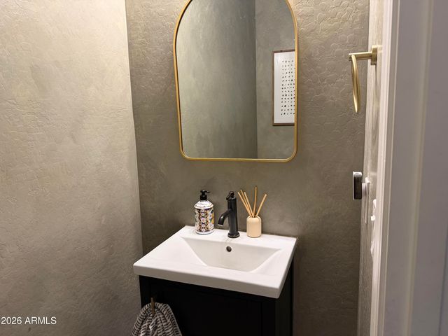 638 W LOWELL Drive, San Tan Valley, AZ 85140