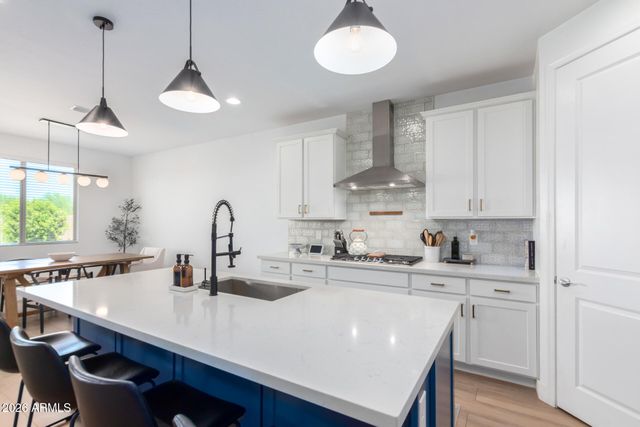 638 W LOWELL Drive, San Tan Valley, AZ 85140