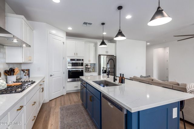 638 W LOWELL Drive, San Tan Valley, AZ 85140