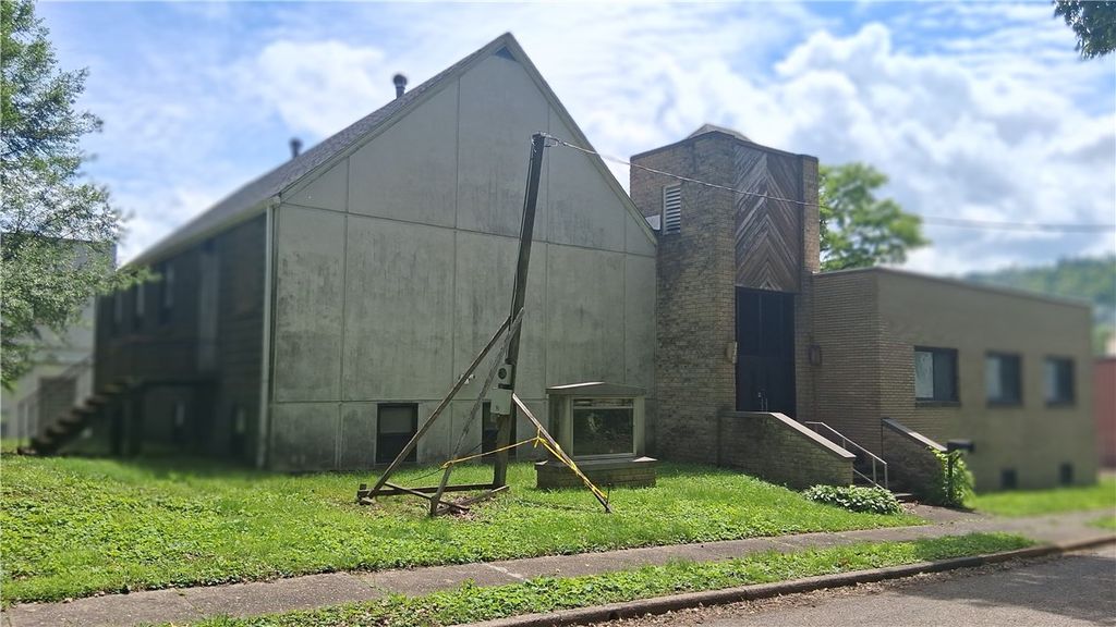 130 Walters, Springdale Boro, PA 15144