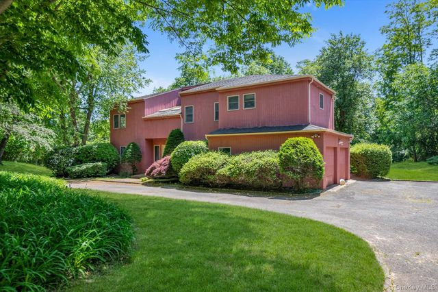 244 Store Hill Road, Old Westbury, NY 11568