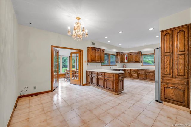 244 Store Hill Road, Old Westbury, NY 11568