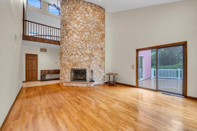 244 Store Hill Road, Old Westbury, NY 11568