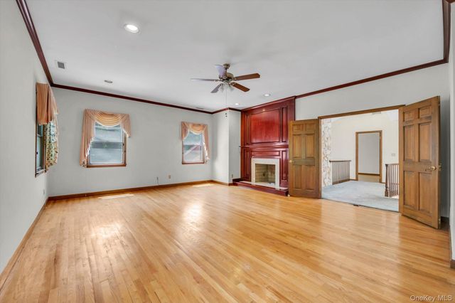 244 Store Hill Road, Old Westbury, NY 11568