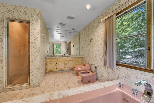 244 Store Hill Road, Old Westbury, NY 11568