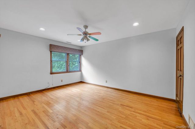 244 Store Hill Road, Old Westbury, NY 11568