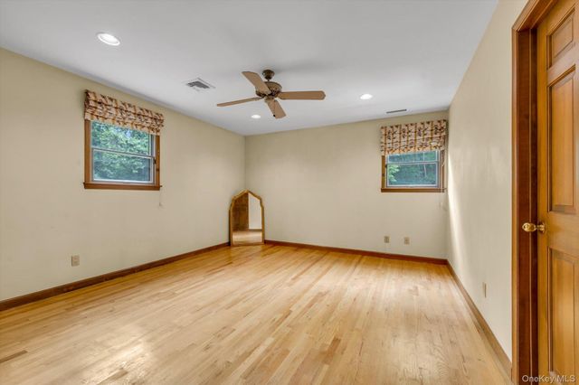 244 Store Hill Road, Old Westbury, NY 11568