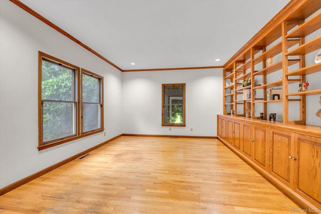 244 Store Hill Road, Old Westbury, NY 11568