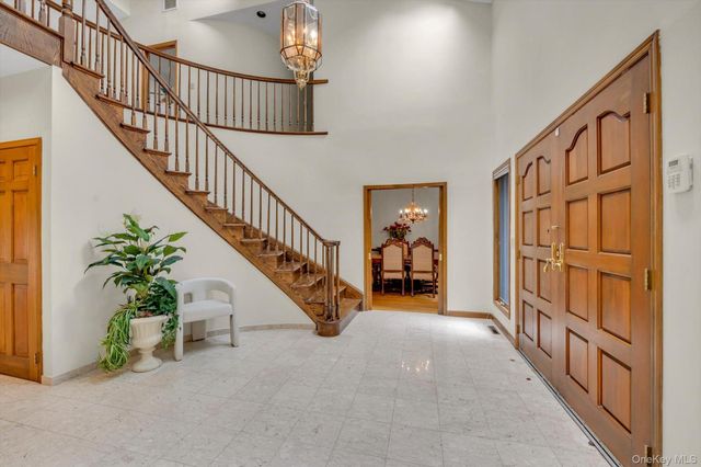 244 Store Hill Road, Old Westbury, NY 11568