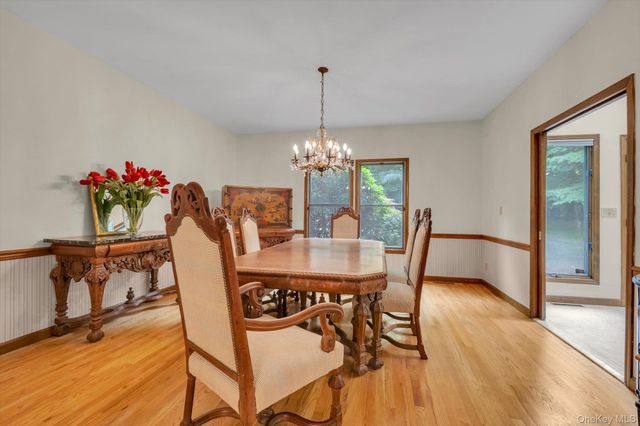 244 Store Hill Road, Old Westbury, NY 11568
