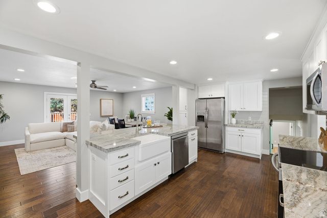 6712 S 1530 E, Cottonwood Heights, UT 84121