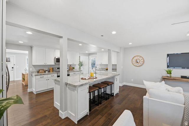 6712 S 1530 E, Cottonwood Heights, UT 84121