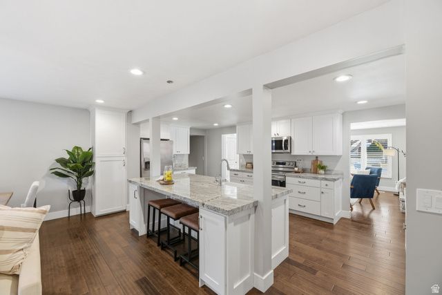 6712 S 1530 E, Cottonwood Heights, UT 84121