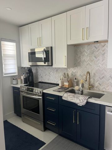 2701 NE 1st Street 209, Pompano Beach, FL 33062