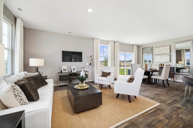 1057 Williamsburg Street, Pingree Grove, IL 60140