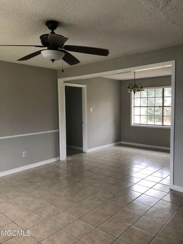 567 Shannon Drive, D'iberville, MS 39540